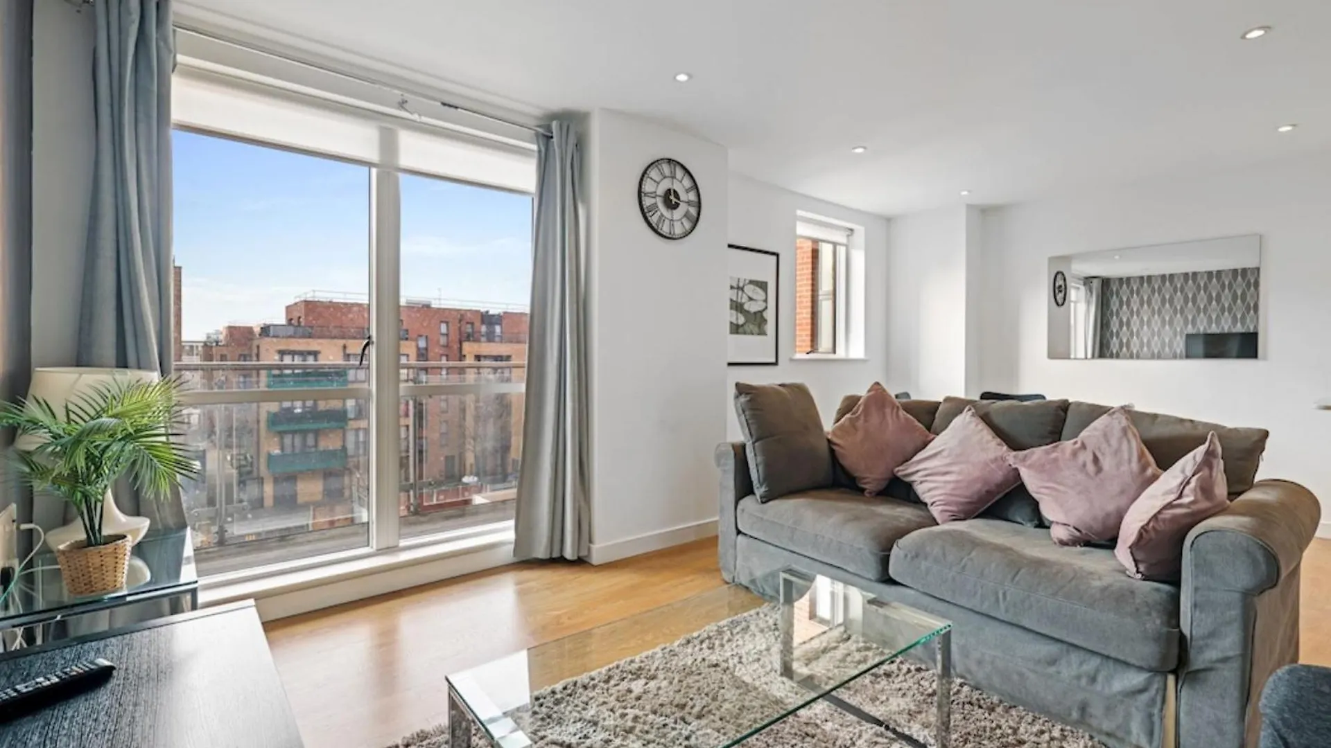 London East Side Wharf 2 Bed Apartment